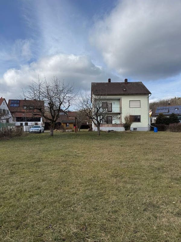 Immobilie in Heideck - " Zweifamilienhaus mit 3 Garagen und weiterer Baureserve " - Bild 0