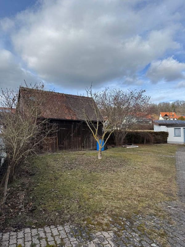 Immobilie in Heideck - " Zweifamilienhaus mit 3 Garagen und weiterer Baureserve " - Bild 3
