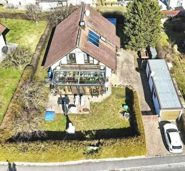 Immobilie in Ammerthal - Attraktives Einfamilienhaus in bester Wohnlage - gepflegt & bezugsbereit - Bild 1