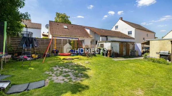 Immobilie in Geisenfeld - Solides Einfamilienhaus mit 4 Zimmern, Kamin, Garage & Garten wartet auf neue Ideen - Bild 4