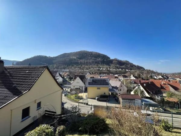 Immobilie in Lichtenstein - Wohnen in sonniger Aussichtslage am Albtrauf - Bild 2