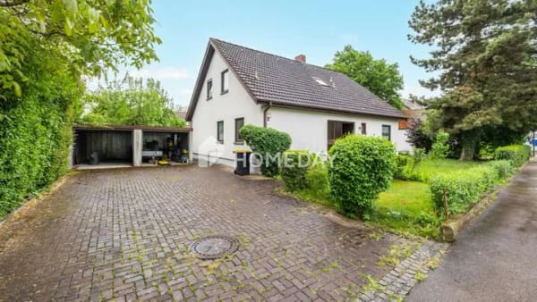 Immobilie in Ehekirchen - Ihr neues Zuhause - Leerstehendes Einfamilienhaus mit 7 Zimmern, Kamin und EBK in Ehekirchen - Bild 0