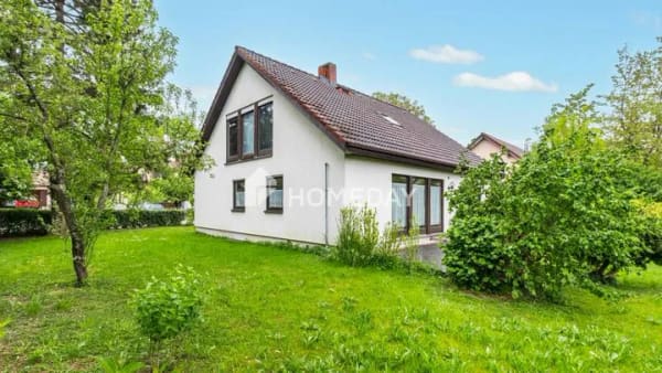 Immobilie in Ehekirchen - Ihr neues Zuhause - Leerstehendes Einfamilienhaus mit 7 Zimmern, Kamin und EBK in Ehekirchen - Bild 1