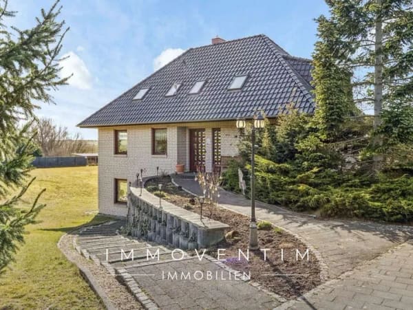 Immobilie in Laage - Großzügiges Wohnanwesen auf parkähnlichem Naturgrundstück – viel Platz für Ihre Ideen - Bild 0