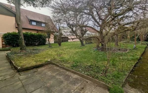 Immobilie in Weil im Schönbuch - Mehrfamilienhaus mit großem Grundstück mit Entwicklungspotenzial - ideal für Bauträger, Investoren - Bild 2