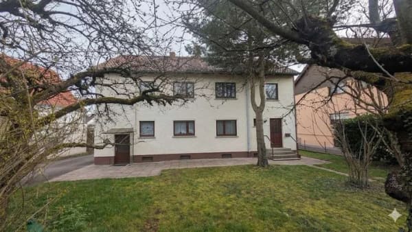 Immobilie in Weil im Schönbuch - Mehrfamilienhaus mit großem Grundstück mit Entwicklungspotenzial - ideal für Bauträger, Investoren - Bild 3
