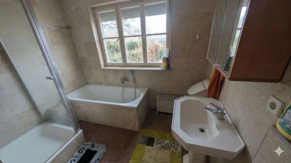 Immobilie in Weil im Schönbuch - Mehrfamilienhaus mit großem Grundstück mit Entwicklungspotenzial - ideal für Bauträger, Investoren - Bild 4
