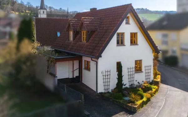 Immobilie in Eußenheim - ++EFH mit Charme in Hundsbach - Eußenheim – Bezugsfertig in herrlicher Lage ++ - Bild 0