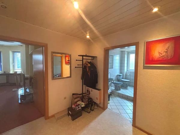 Immobilie in Fröndenberg/Ruhr - Geräumiges Einfamilienhaus mit 7 Zimmern und Garage in Fröndenberg/Ruhr - Bild 3