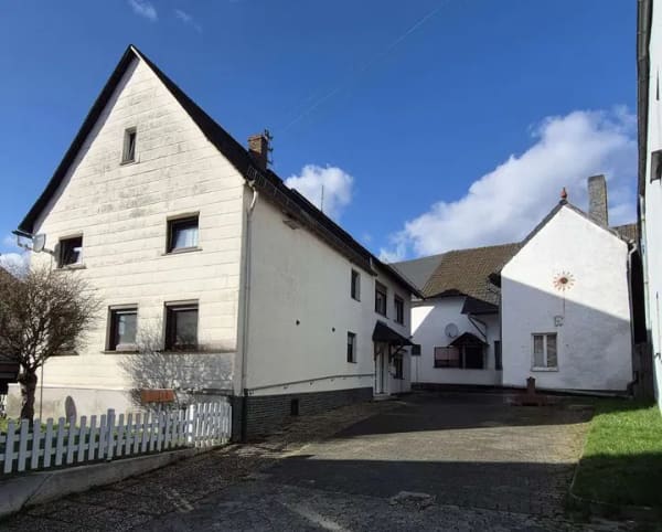 Immobilie in Singhofen - Charmantes Wohnhaus mit Scheune und großem Garten in Singhofen - Bild 0
