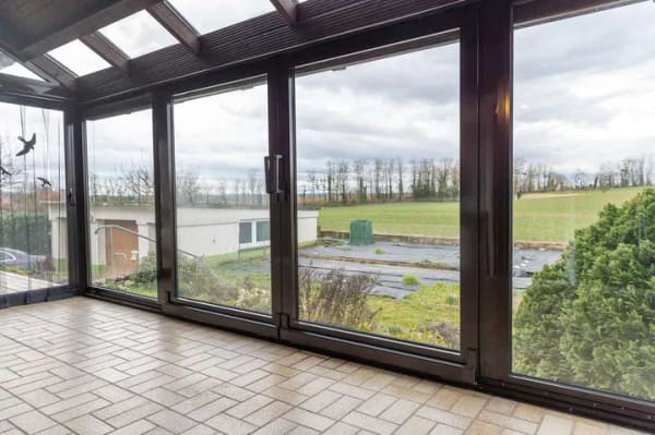 Immobilie in Kraichtal - Großzügiges Mehrgenerationen- oder Einfamilienhaus  mit Wintergarten und unvergleichbarem Ausblick - Bild 1