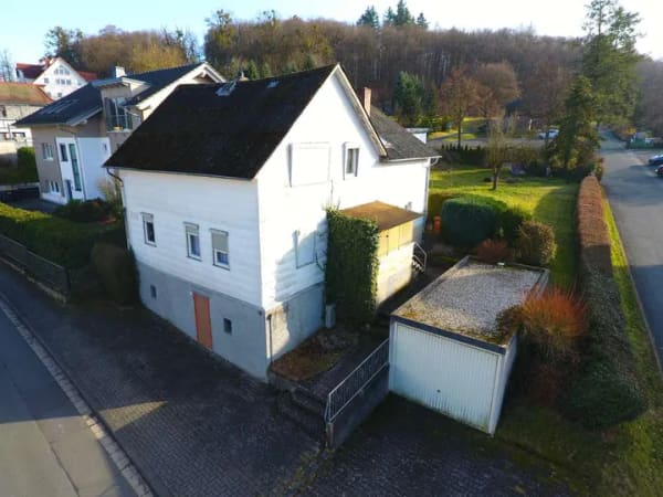 Immobilie in Braunfels - Einfamilienhaus in Bestlage, mit Garage und schönem Garten - Bild 2