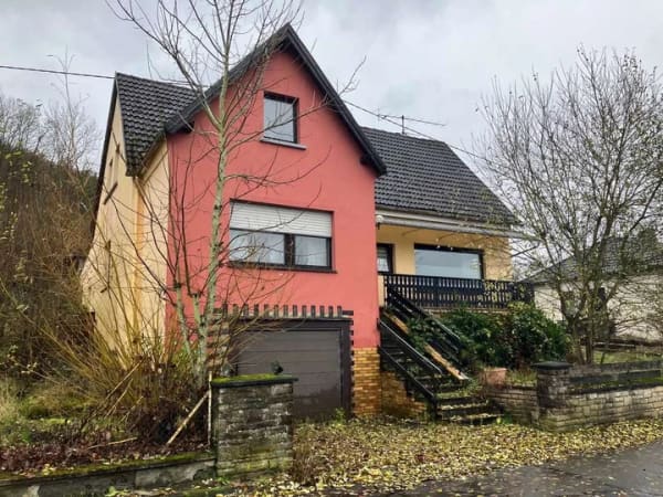 Immobilie in Oberstadtfeld - Provisionsfrei für Ersteher -Wohnhaus Oberstadtfeld- Zwangsverst.! - Bild 0
