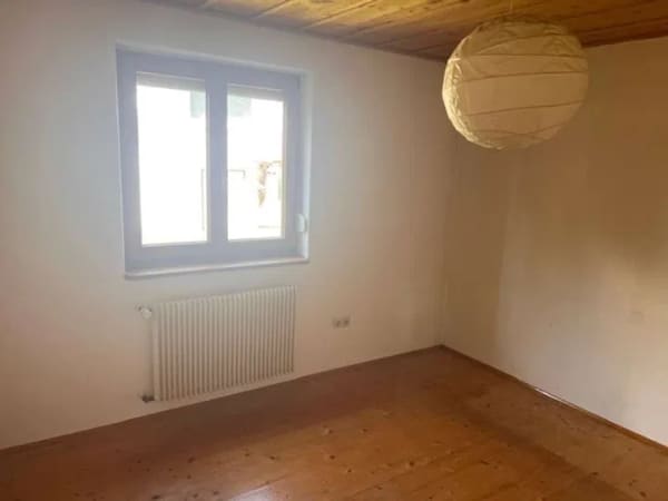 Immobilie in Aldingen - Charmante Doppelhaushälfte mit natürlichem Wohnambiente - Bild 2