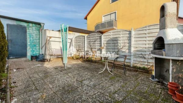 Immobilie in Volkach - Familienfreundliches Einfamilienhaus mit 7 Zimmern und zwei Garagen in Gaibach - Bild 4