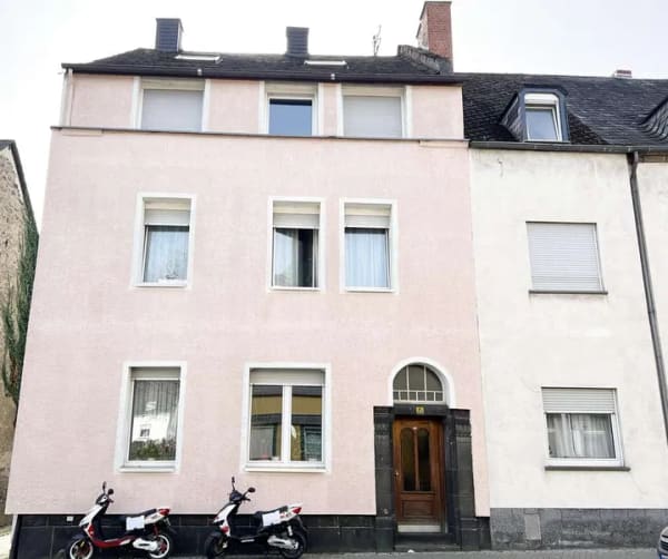 Immobilie in Mayen - Ideal als Kapitalanlage! 7-Familienhaus in Innenstadtnähe von Mayen  - Bild 0