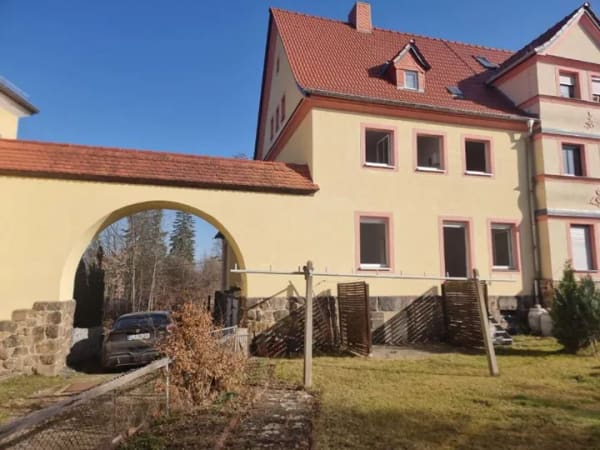 Immobilie in Zwickau - Denkmalgeschützes Einfamilienreihenhaus in schöner Wohnlage! - Bild 0