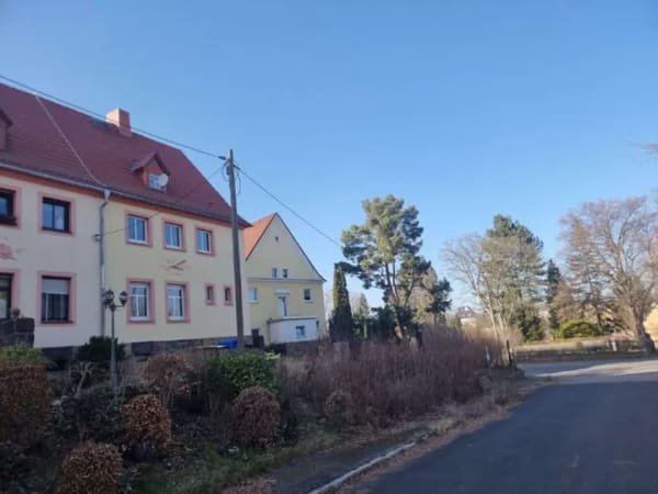 Immobilie in Zwickau - Denkmalgeschützes Einfamilienreihenhaus in schöner Wohnlage! - Bild 1