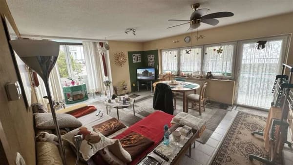Immobilie in Ingelheim am Rhein - Mayence-Immobilien: Schöne 2 Zimmerwohnung mit Balkon und 1 PKW-Außenstellplatz!! - Bild 0