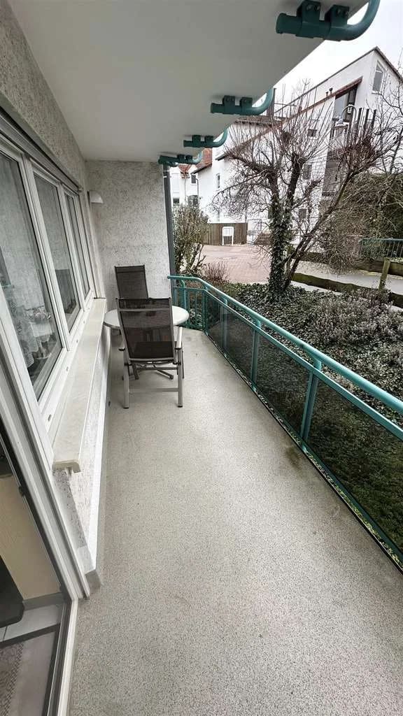 Immobilie in Ingelheim am Rhein - Mayence-Immobilien: Schöne 2 Zimmerwohnung mit Balkon und 1 PKW-Außenstellplatz!! - Bild 1