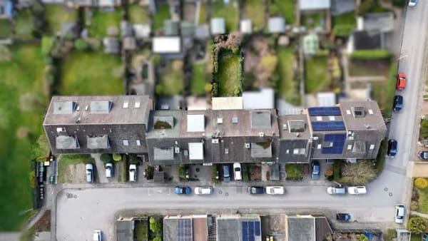 Immobilie in Dormagen - Vollvermietetes Dreifamilienhaus mit Ausbaupotenzial in Dormagen-Delhoven - Bild 1