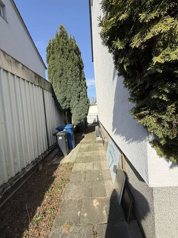 Immobilie in Leverkusen - 2 kleine Mehrfamilienhäuser mit ingesamt 8 Wohnungen400 - Bild 2