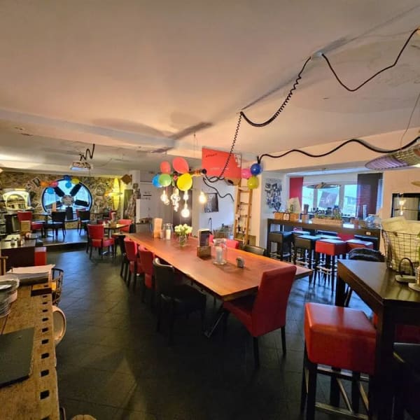 Immobilie in Stühlingen - Charmantes Wohn- & Geschäftshaus mit Café + 13 Stellplätzen - Bild 1