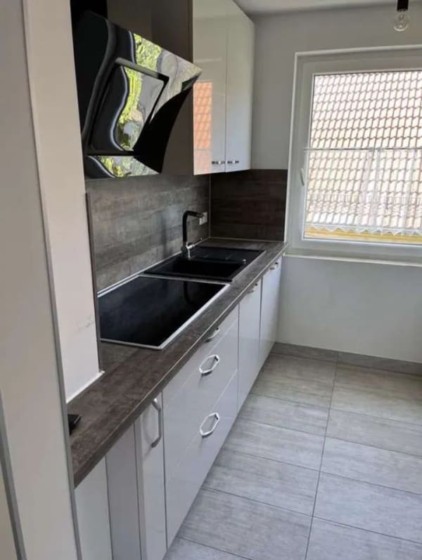 Immobilie in Steinenbronn - Kernsanierte 3-Zimmer-Wohnung mit EBK, Balkon & Garage – bezugsfrei in Steinenbronn - Bild 2