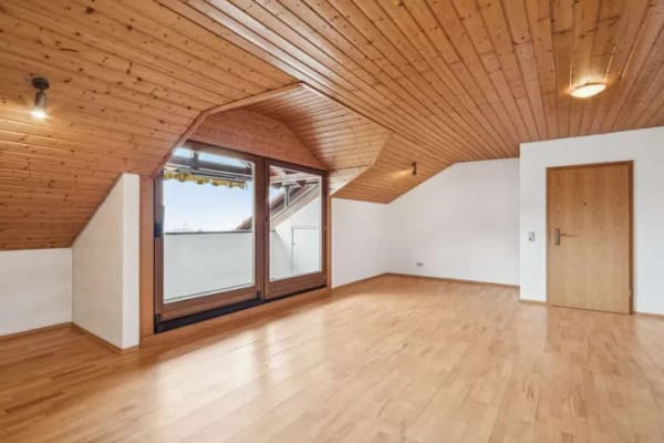 Immobilie in Küssaberg - 2,5 Zimmerwohnung mit viel Flair, großer Küche und wunderschönem Balkon mit Weitsicht in Küssaberg - Bild 1