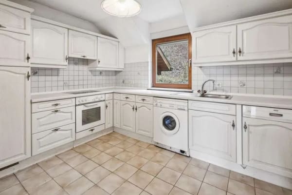 Immobilie in Küssaberg - 2,5 Zimmerwohnung mit viel Flair, großer Küche und wunderschönem Balkon mit Weitsicht in Küssaberg - Bild 2