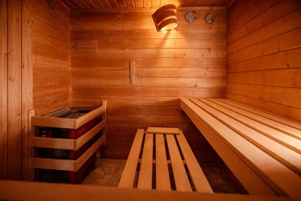 Immobilie in Aßlar - Großzügiges Einfamilienhaus mit Indoor-Pool, Sauna in traumhafter LAGE von Aßlar!! - Bild 2