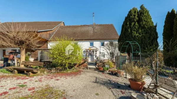 Immobilie in Krumbach (Schwaben) - Charmantes Bauernhaus mit großzügigem Grundstück und vielseitigen Nutzungsmöglichkeiten - Bild 2