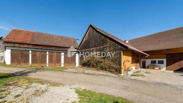 Immobilie in Krumbach (Schwaben) - Charmantes Bauernhaus mit großzügigem Grundstück und vielseitigen Nutzungsmöglichkeiten - Bild 4