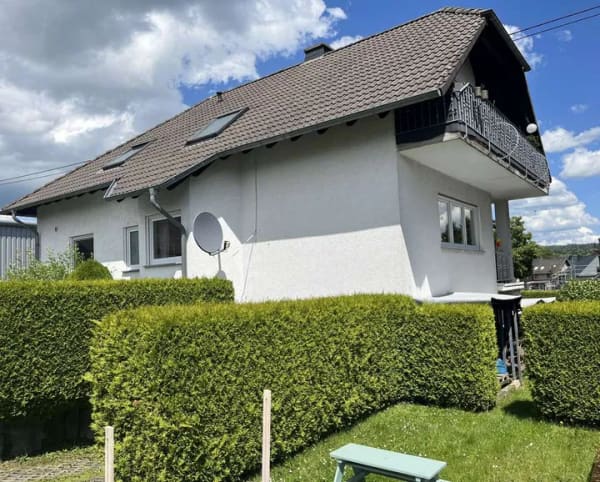Immobilie in Waldmühlen - MFH mit 6 Wohneinheiten, 41.000 € p. a. Mietertrag, Privatverkauf im Bieterverfahren - Bild 2