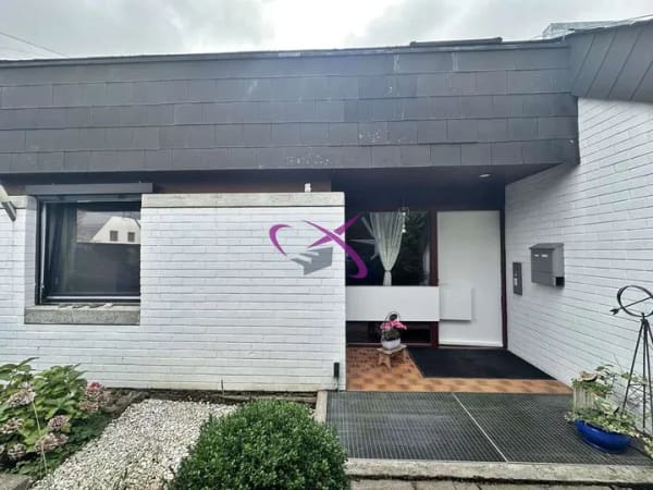 Immobilie in Neustetten - Gepflegtes Familiendomizil mit Garten, Wellnessbereich und Doppelcarport - Bild 2