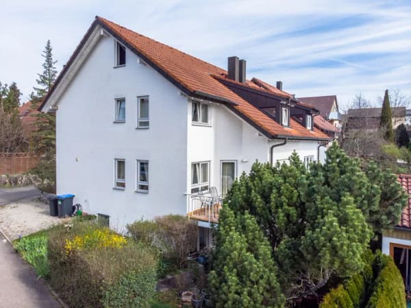 Immobilie in Dettenhausen - Großzügige Doppelhaushälfte mit Einliegerbereich und Wintergarten - Bild 0