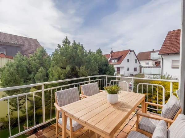 Immobilie in Dettenhausen - Großzügige Doppelhaushälfte mit Einliegerbereich und Wintergarten - Bild 2