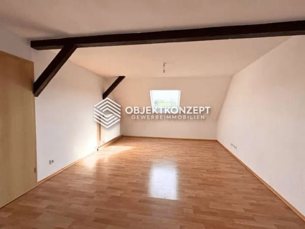 Immobilie in Denkendorf - Charmante Dachgeschosswohnung mit Potenzial, moderner Ausstattung und attraktiver Rendite - Bild 0