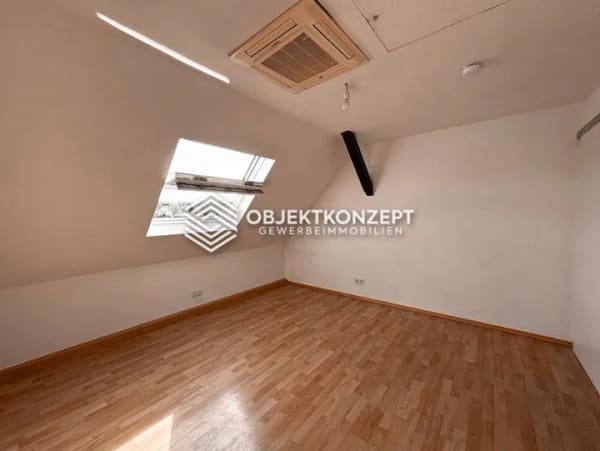 Immobilie in Denkendorf - Charmante Dachgeschosswohnung mit Potenzial, moderner Ausstattung und attraktiver Rendite - Bild 2