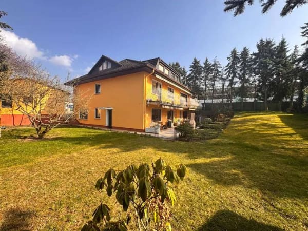 Immobilie in Taunusstein - VIELSEITIGE NUTZUNGSMÖGLICHKEITEN - 3 EINHEITEN IM HAUS / 3 GARAGEN UND CA. 1300 QM GRUNDSTÜCK - Bild 3