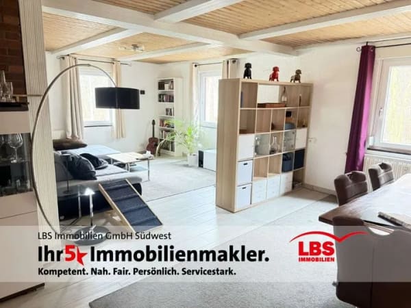 Immobilie in Ettlingen - Idyllisches Haus mit Balkon und großem Garten in Ettlingen - Bild 2