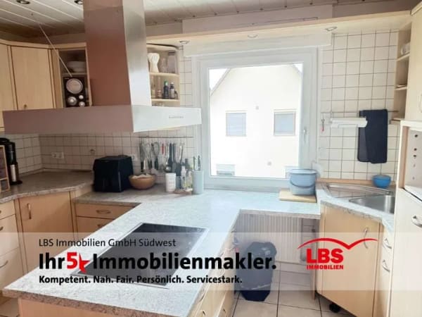 Immobilie in Ettlingen - Idyllisches Haus mit Balkon und großem Garten in Ettlingen - Bild 4