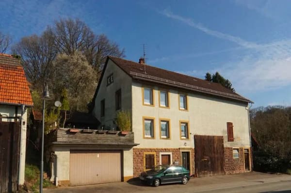 Immobilie in Lobbach - Familienfreundliches Anwesen mit 
Doppelgarage, Stall- und Scheune - Bild 0