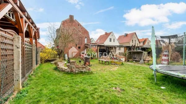 Immobilie in Genthin - Solides EFH mit Innenhof, Garage, Nebenhaus und großem Garten in ruhiger Umgebung - Bild 2