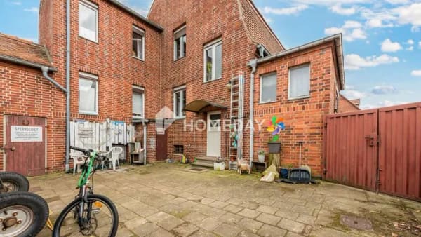 Immobilie in Genthin - Solides EFH mit Innenhof, Garage, Nebenhaus und großem Garten in ruhiger Umgebung - Bild 4