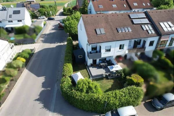 Immobilie in Pentling - Charmantes Reihenendhaus mit Garten, Terrasse und Garage in Regensburg - Bild 0