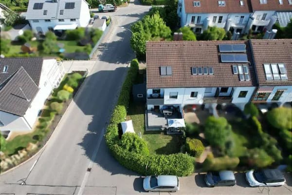 Immobilie in Pentling - Charmantes Reihenendhaus mit Garten, Terrasse und Garage in Regensburg - Bild 2