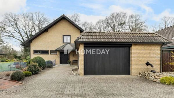 Immobilie in Großenkneten - Ihr Zuhause mit viel Charme, Gallerie-Wohnzimmer, Garage & wunderschönem Garten | Ahlhorn - Bild 1