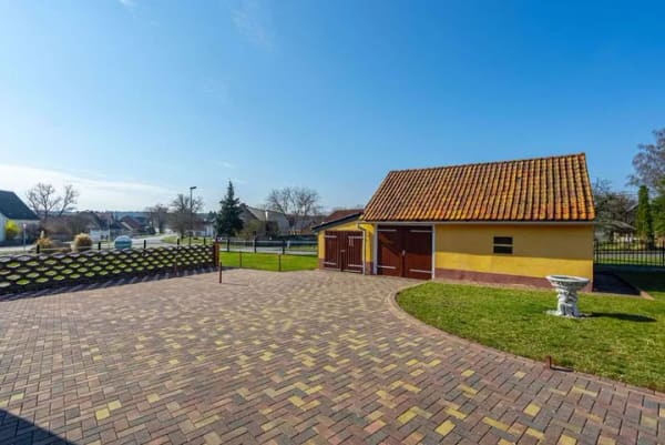 Immobilie in Märkische Heide - Am Groß Leuthener See gelegenes modernisiertes Einfamilienhaus mit Garage und Nebengebäude - Bild 2
