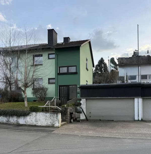 Immobilie in Sontra - Gepflegtes Reiheneckhaus in ruhiger Wohnlage mit Garten und Freisitz - Bild 0
